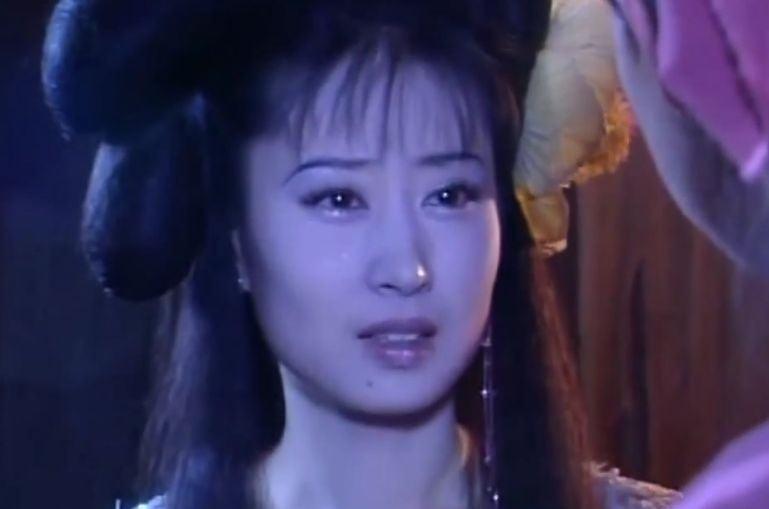 在孔笙导演的《新编聊斋》之《人鬼情缘》中,她一人分饰二角,扮演聂