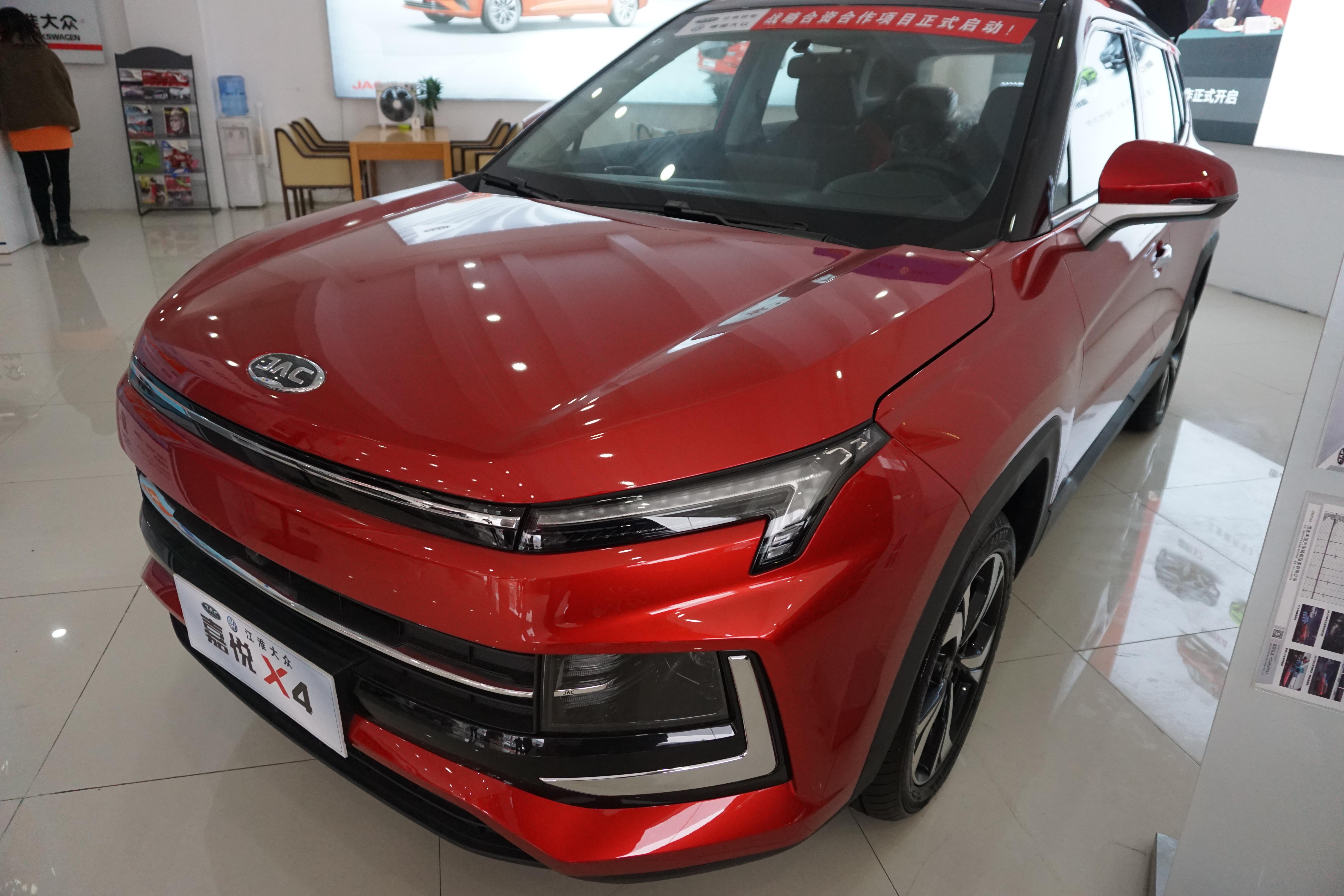 到店实拍嘉悦x4实车图搭15t涡轮增压发动机峰值扭矩为210nm