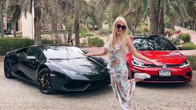 国内网红座驾 v2-0873b1c12f26b3436654556f0d02a551_1440w.jpg?source=172ae18b