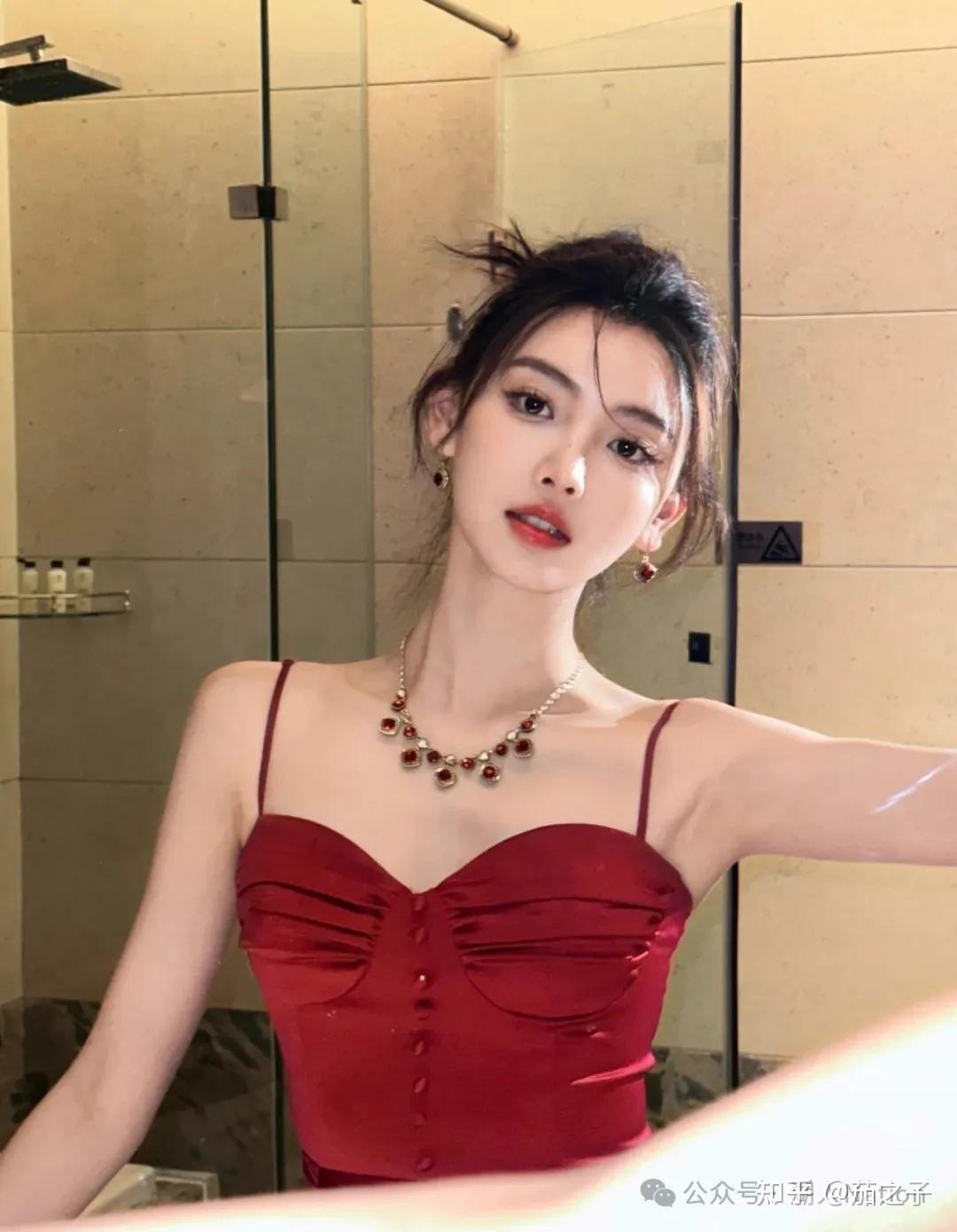 神仙颜值逆天大长腿最美詹密女主播