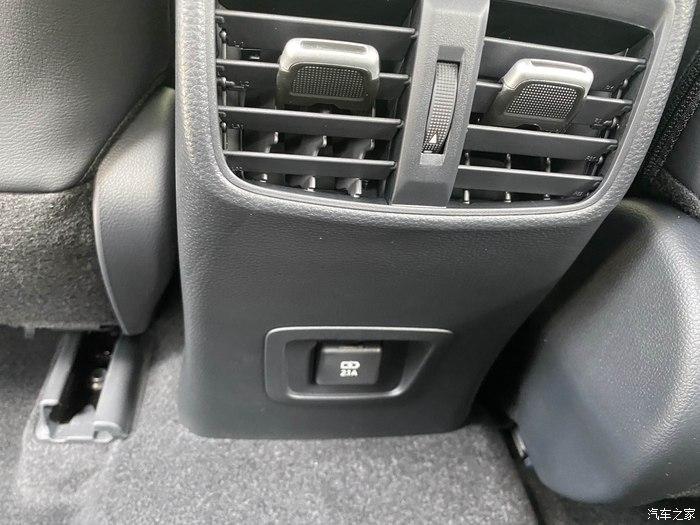 雷凌混动双擎运动版和豪华 v2-087cc8fa887422454f9c544863a7c929_r.jpg