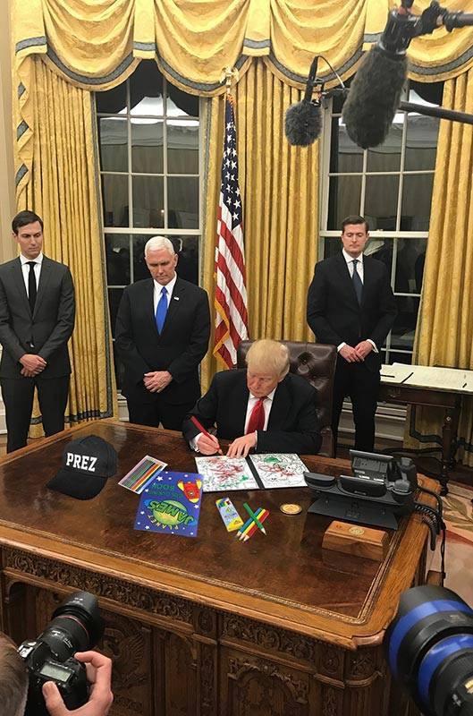 你最喜欢的反川普宣传画是哪一张?