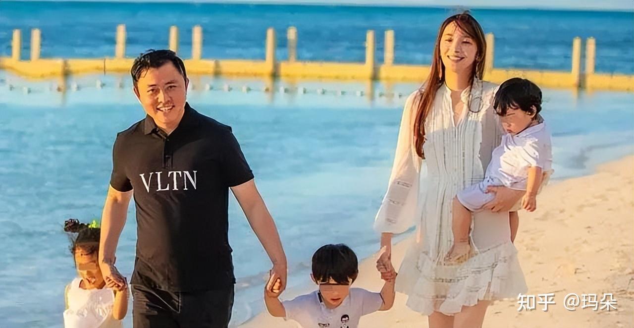 9年生4个娃看到男友纪晓波的现在网友吴佩慈才是最聪明女人