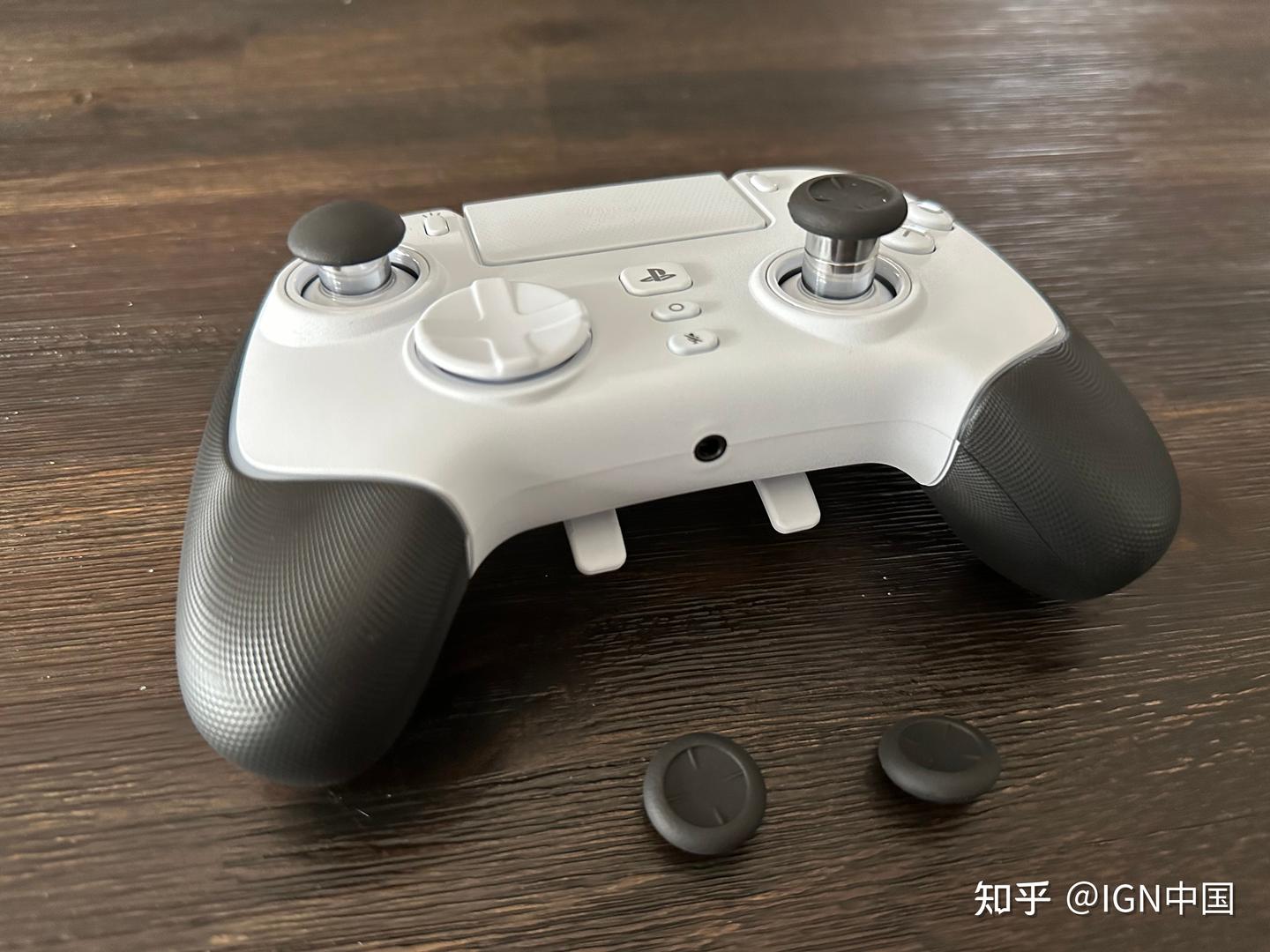 雷蛇幻影战狼 V2 专业版无线手柄 IGN 评测：8 分 - 知乎