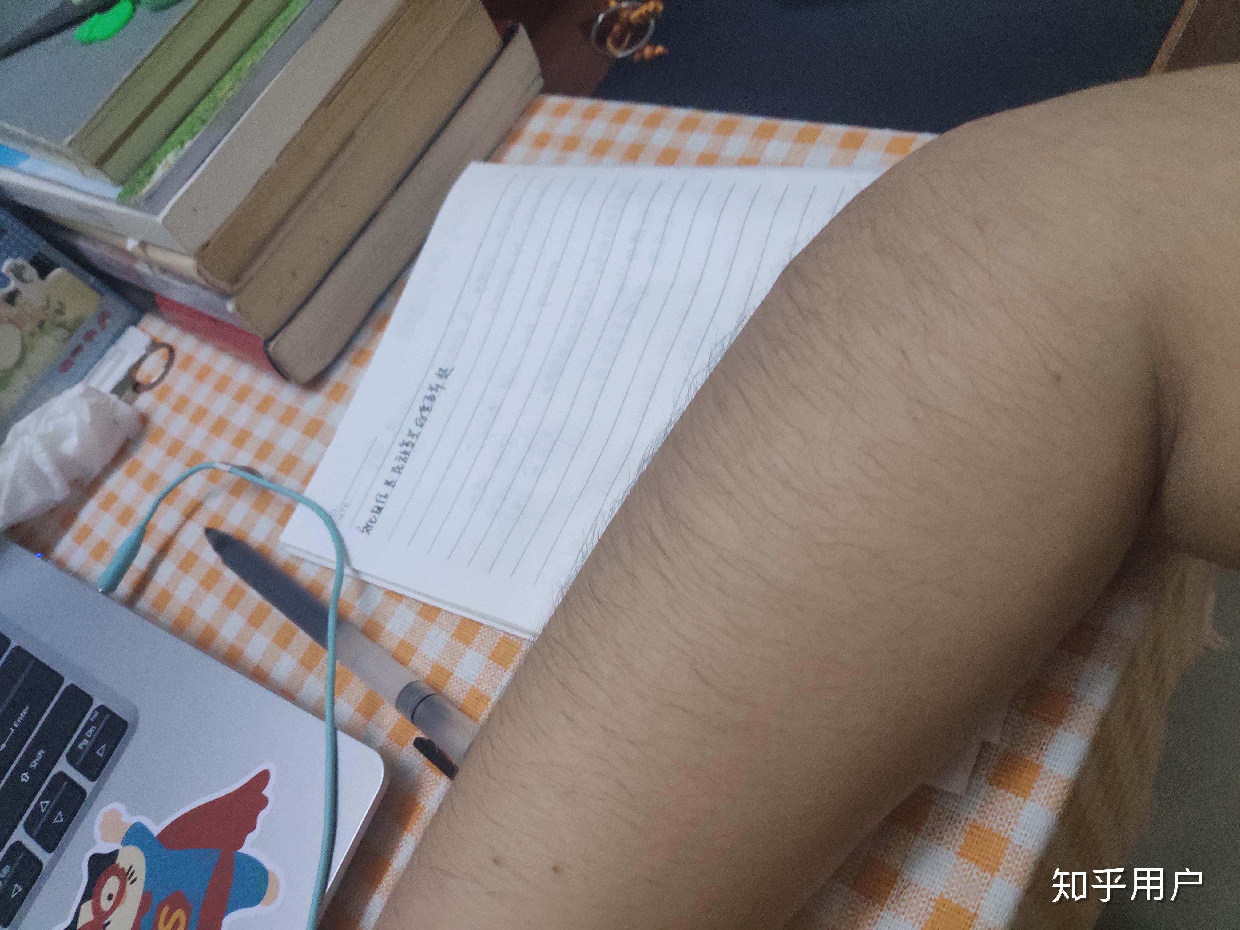 女生长浓密手毛是一种什么样的体验?