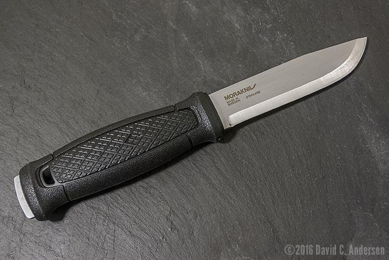 莫拉全龙骨garberg测评改进后的它成功挽回了生存刀的颜面