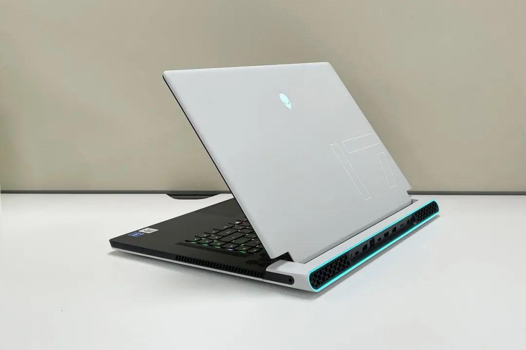 一款能顶2台y9000p的笔记本外星人x17r2究竟值得吗