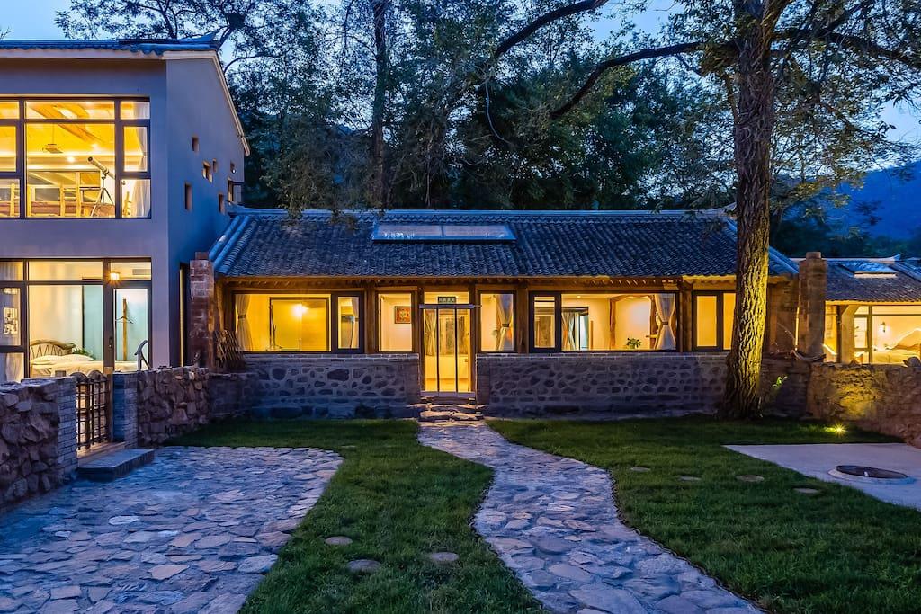 住一晚农家小院回归田园生活晚上看最美的星空