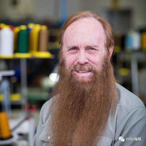 67跳伞基地视频中的大胡子叔叔是谁