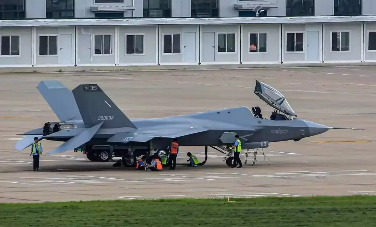 中国空军要装备歼31了？巴铁飞行员来受训，埃及买来对抗以军F35 - 知乎