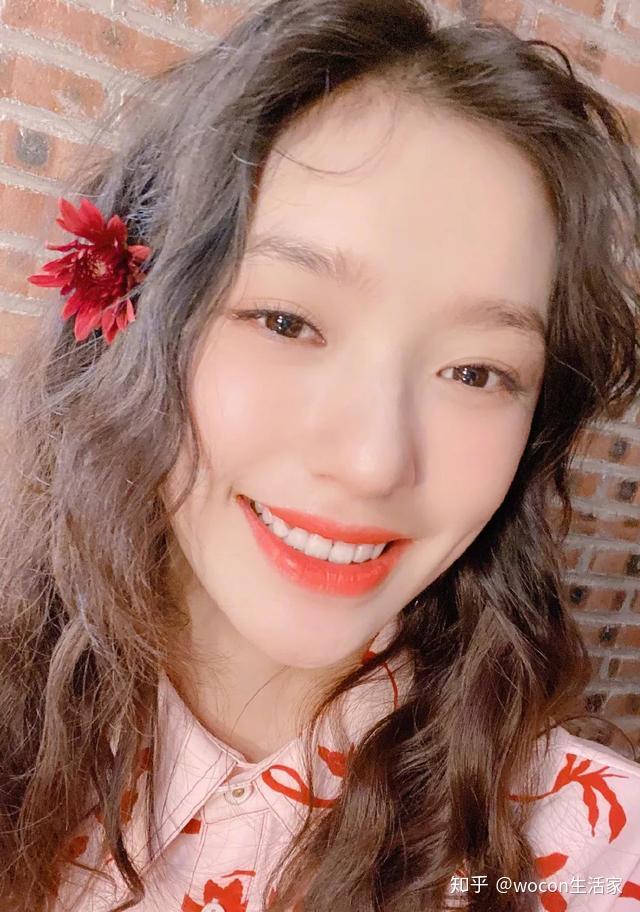 女明星唇红齿白的公开秘密