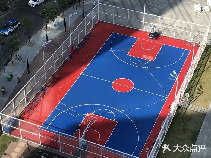 深圳中山公园篮球场图片
