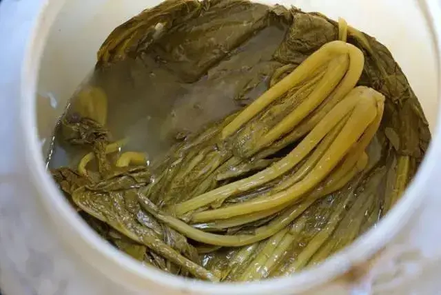 镇雄酸汤猪脚品味云南百转千回的酸