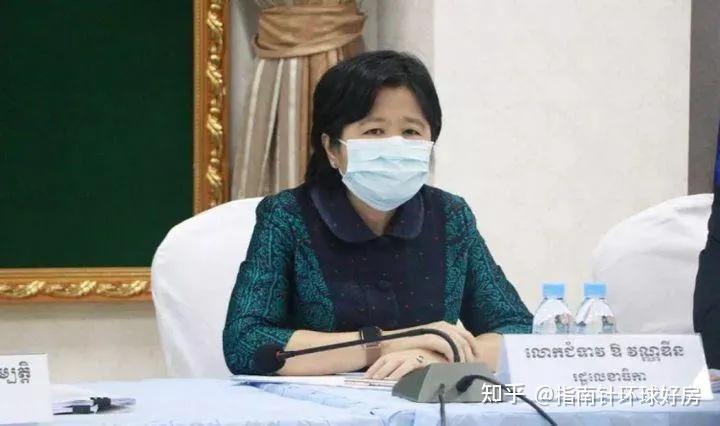 据柬媒消息,今日柬埔寨卫生部发言人奥婉丁表示,在柬埔寨工作的外国人