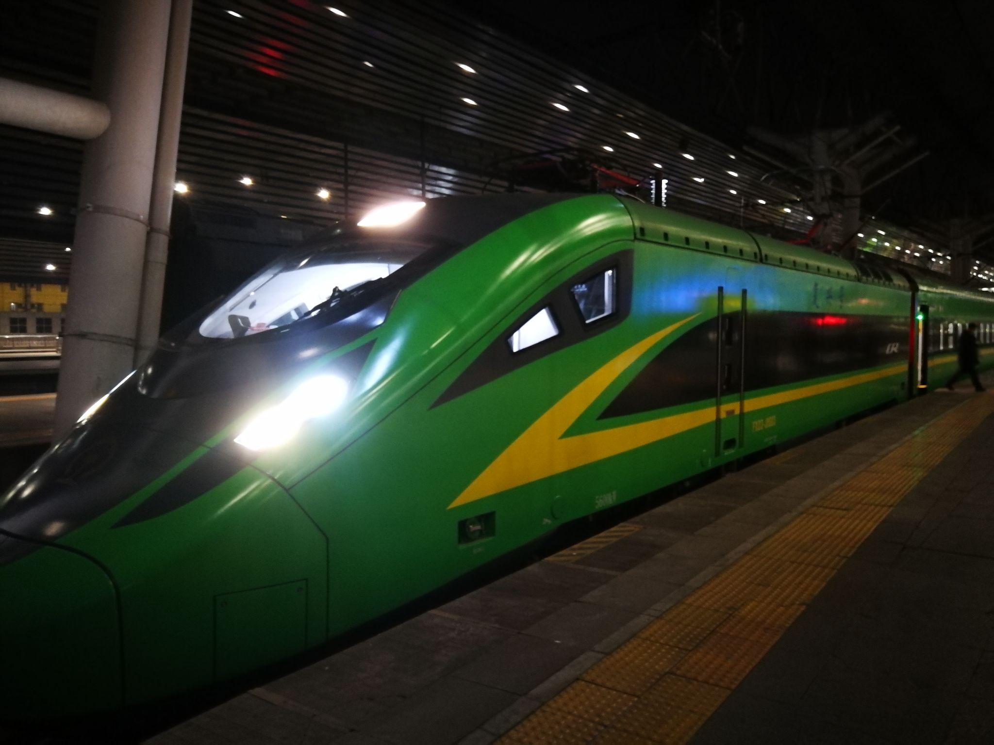 集中动力动车组cr200的若干细节