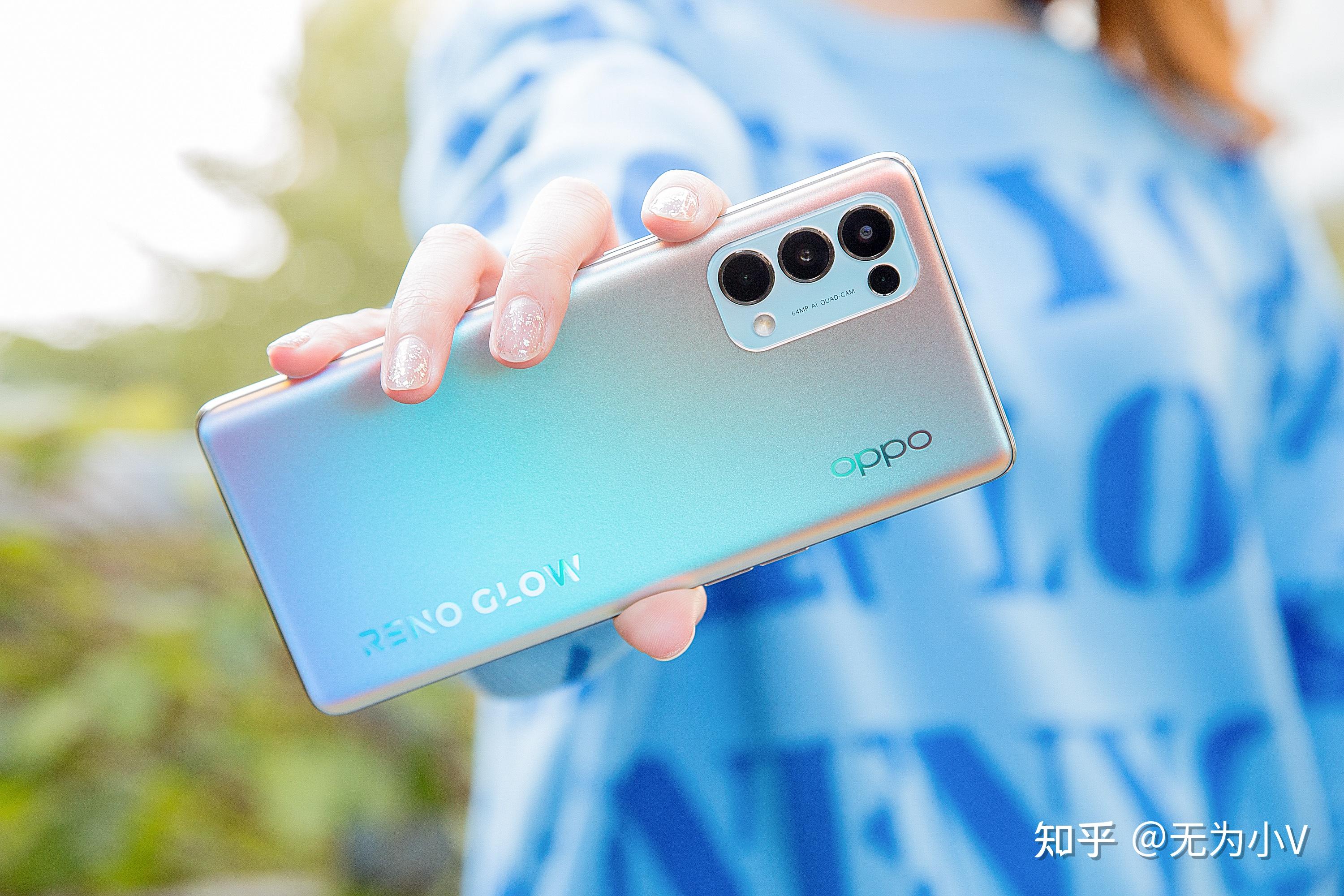回归到手机本身,目前oppo reno11系列真机外观还没正式公布,但大致