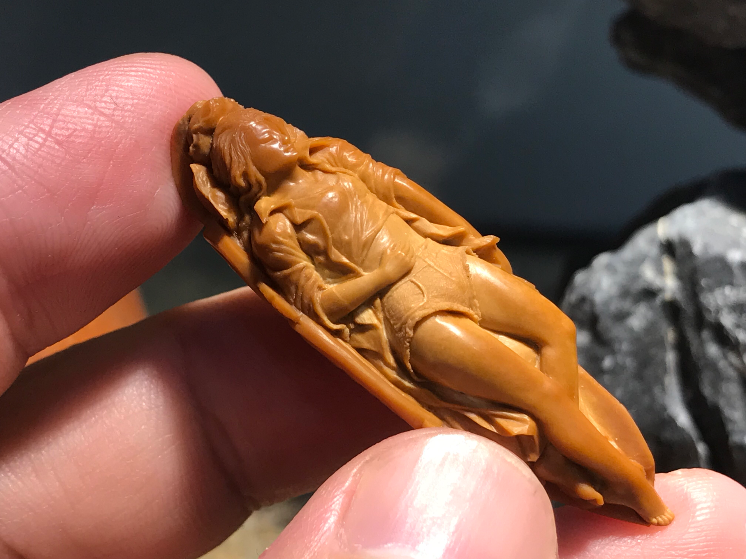 传承中国核雕文化