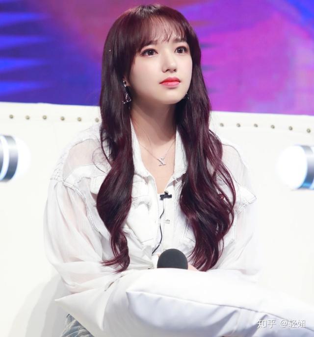 说起来程潇,相信大家都非常熟悉,火箭少女101的成员之一,虽然名气没有