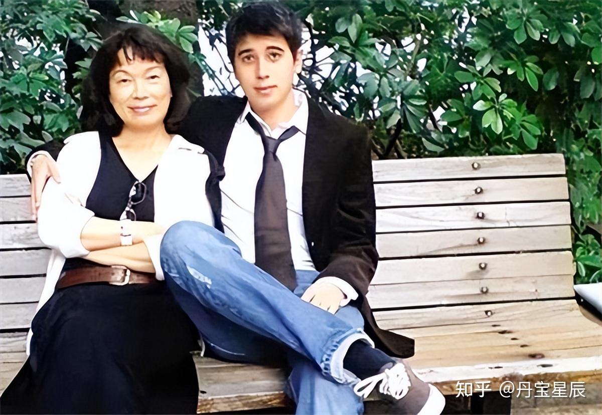 故事龙应台“翻车史”:曾经上教科书的她,是怎么跌落神坛的? - 知乎