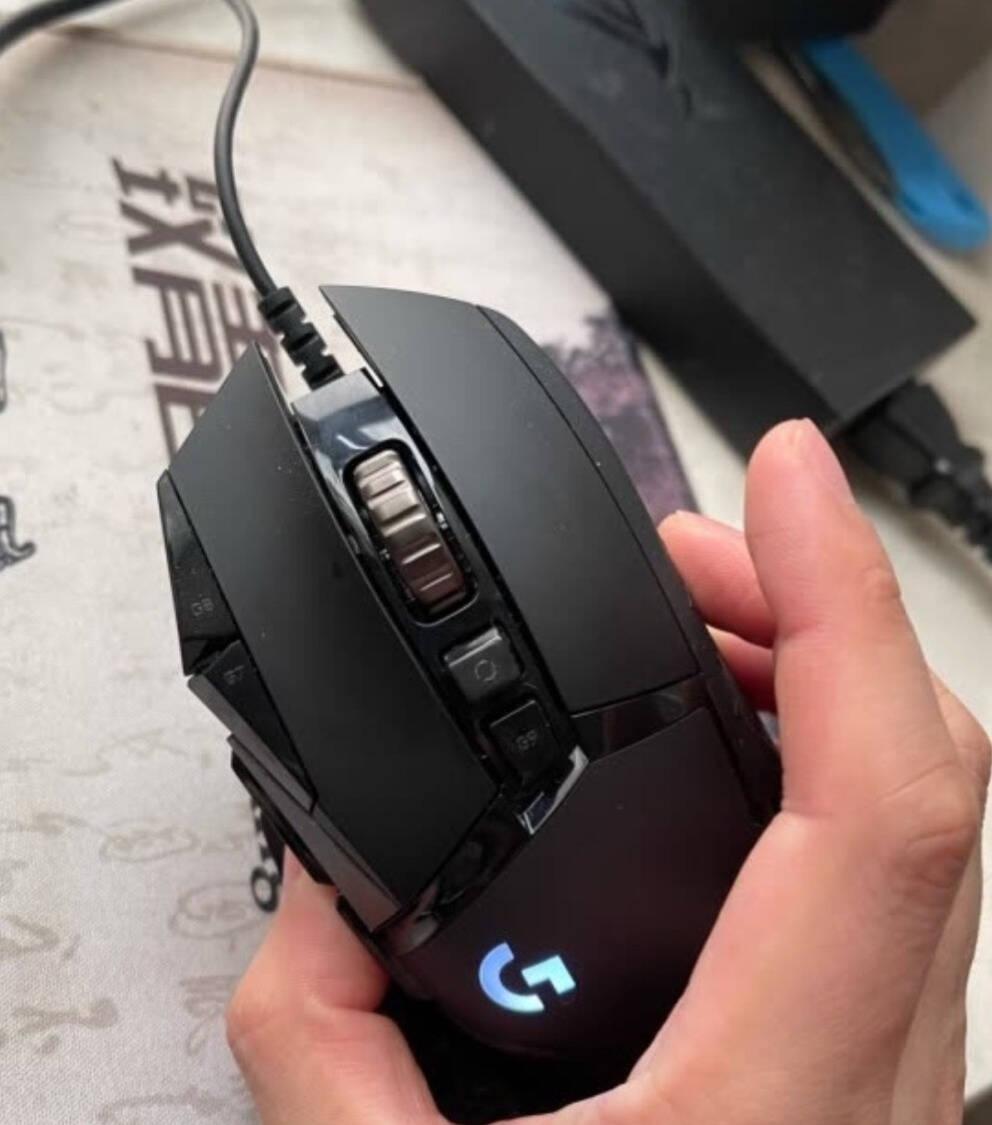 罗技g502hero电竞鼠标众多游戏玩家的选择
