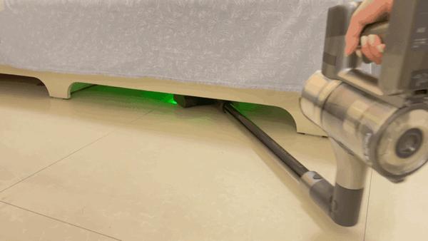 全家福追觅v16pro的配件包括贴边软绒刷,电动除螨刷,柔性扁吸,二合一