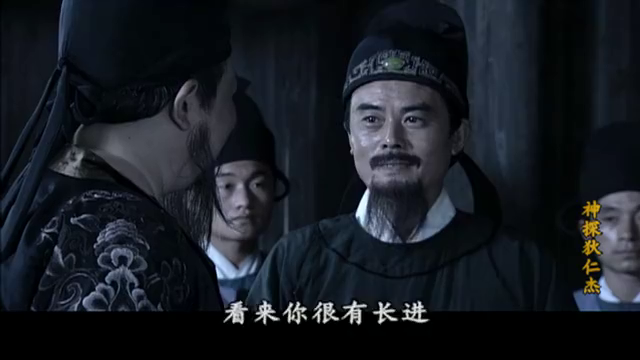 如同胖灵狄仁杰和舔灵曾泰,狄仁杰被"恩师真乃神人也"舔高兴了,送曾泰