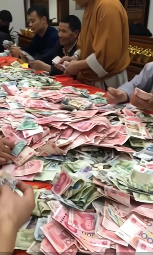 不知道为何,"和尚"这个职业在我国民间的评价早已不如以往,在少林寺