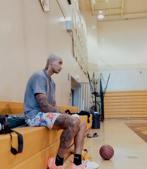 新赛季加油库兹马ins晒训练照最近工作强度很大