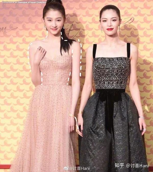 虽然关晓彤的单人照不太出彩,却是圈内女星害怕同框合影的对象.