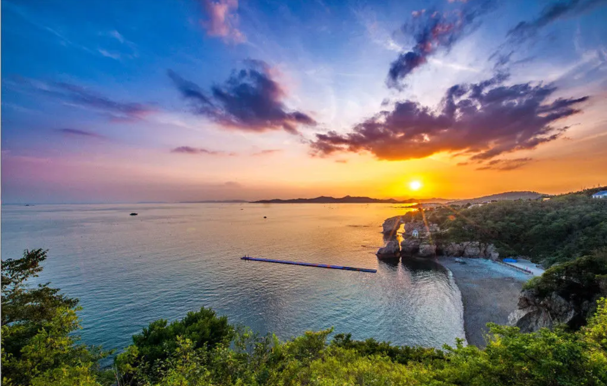 游览金石滩海水清澈视野开阔景色美不胜收