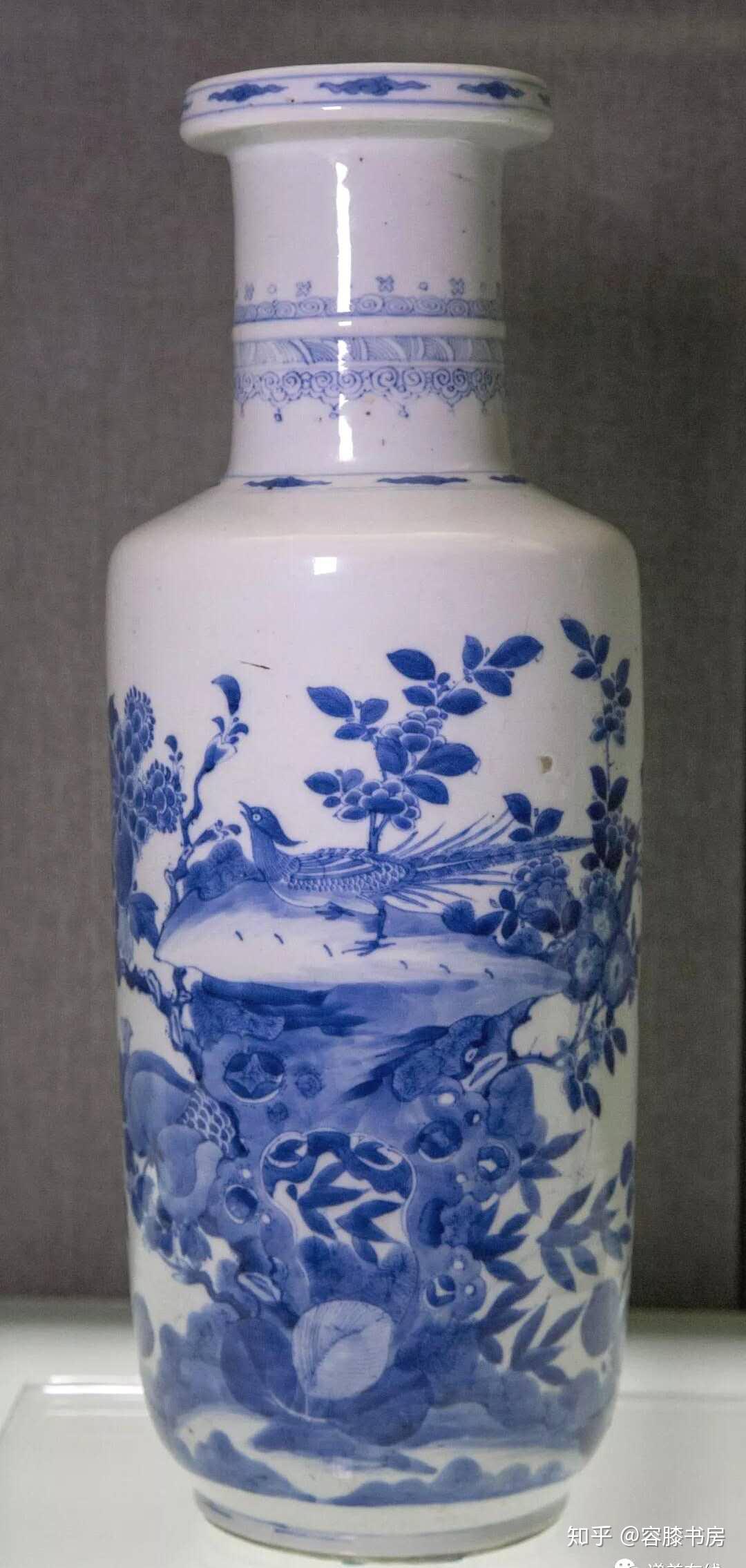 天津博物馆藏清康熙年款青花雉鸡纹棒槌瓶