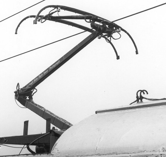 四. 高速受电弓第一型的研发