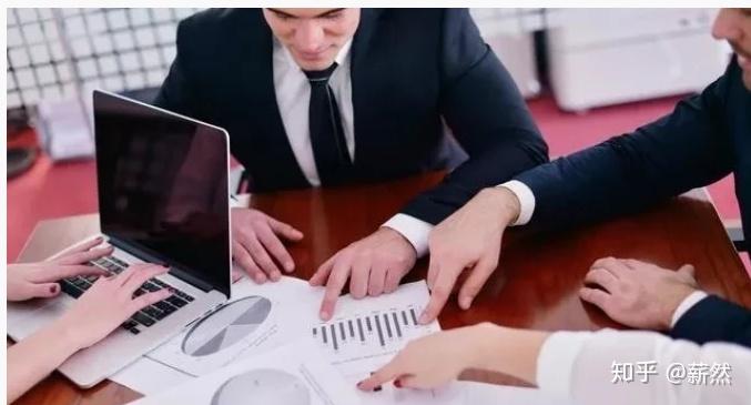 普通人如何快速赚到钱 v2-0af83205a736421250ee69e63ae4cecd_r.jpg