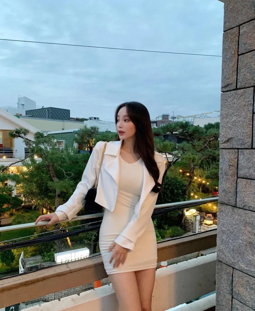 ins女神气质高冷白领女神