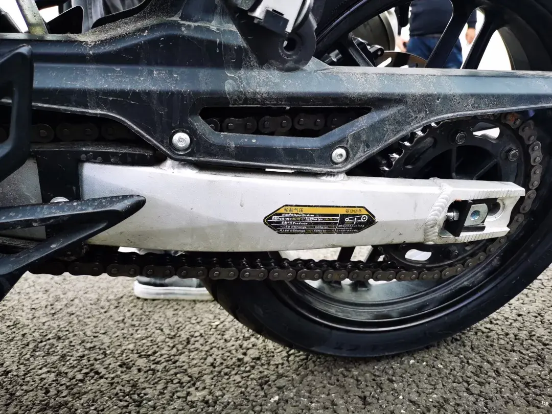 1万左右的摩托车400cc v2-0b371ff954fc9b76d1f55adc9510de11_r.jpg