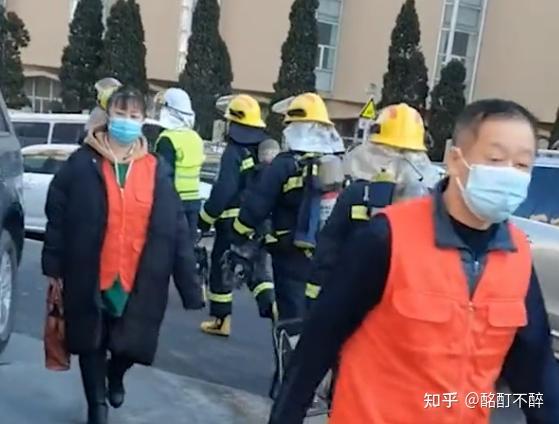 怎么样才能当一名消防员 v2-0b6e756c926cd18218870e1721672e29_r.jpg