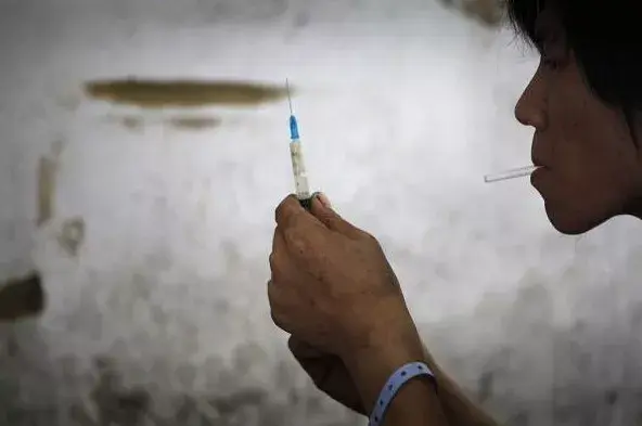 地狱在人间镜头下吸毒者吴桂林人生最后的19天