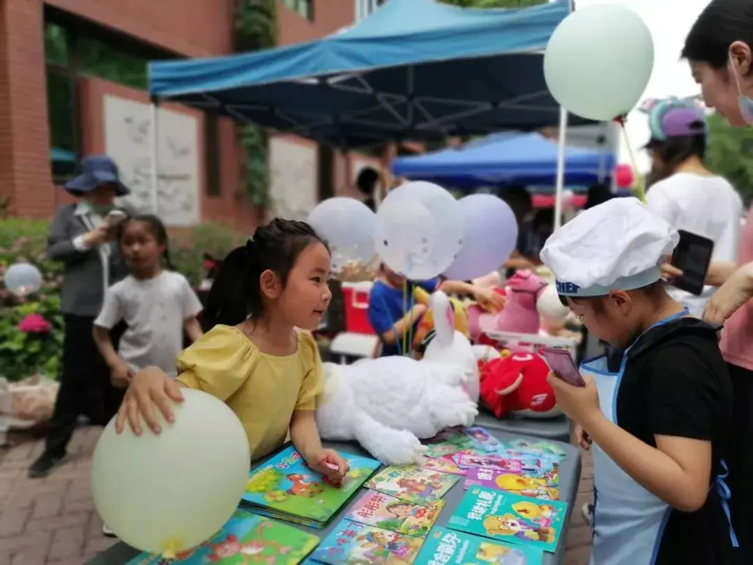 萌娃小当家 集市也疯狂 仙林南外附属幼儿园开展第十三届「缤纷童趣