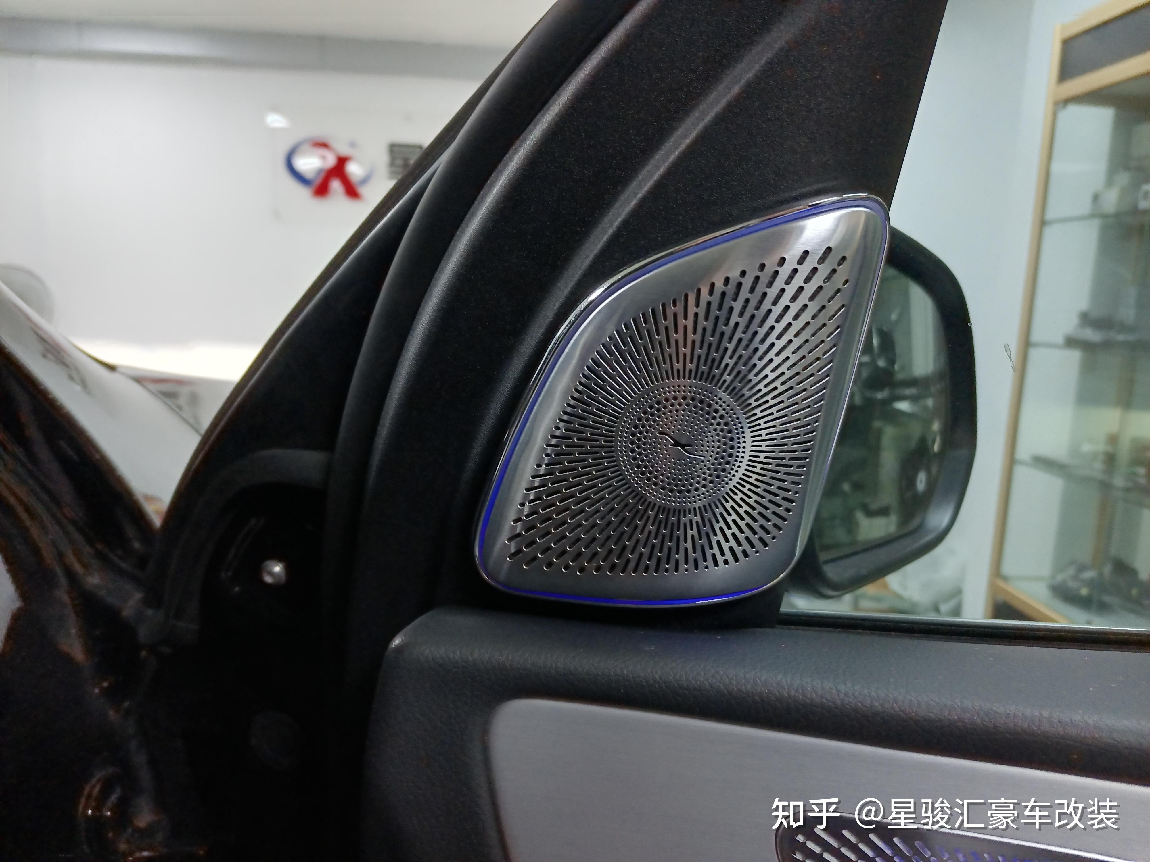 22款奔驰gle350e加装原厂小柏林之声音响,13个喇叭套件一台功放释放