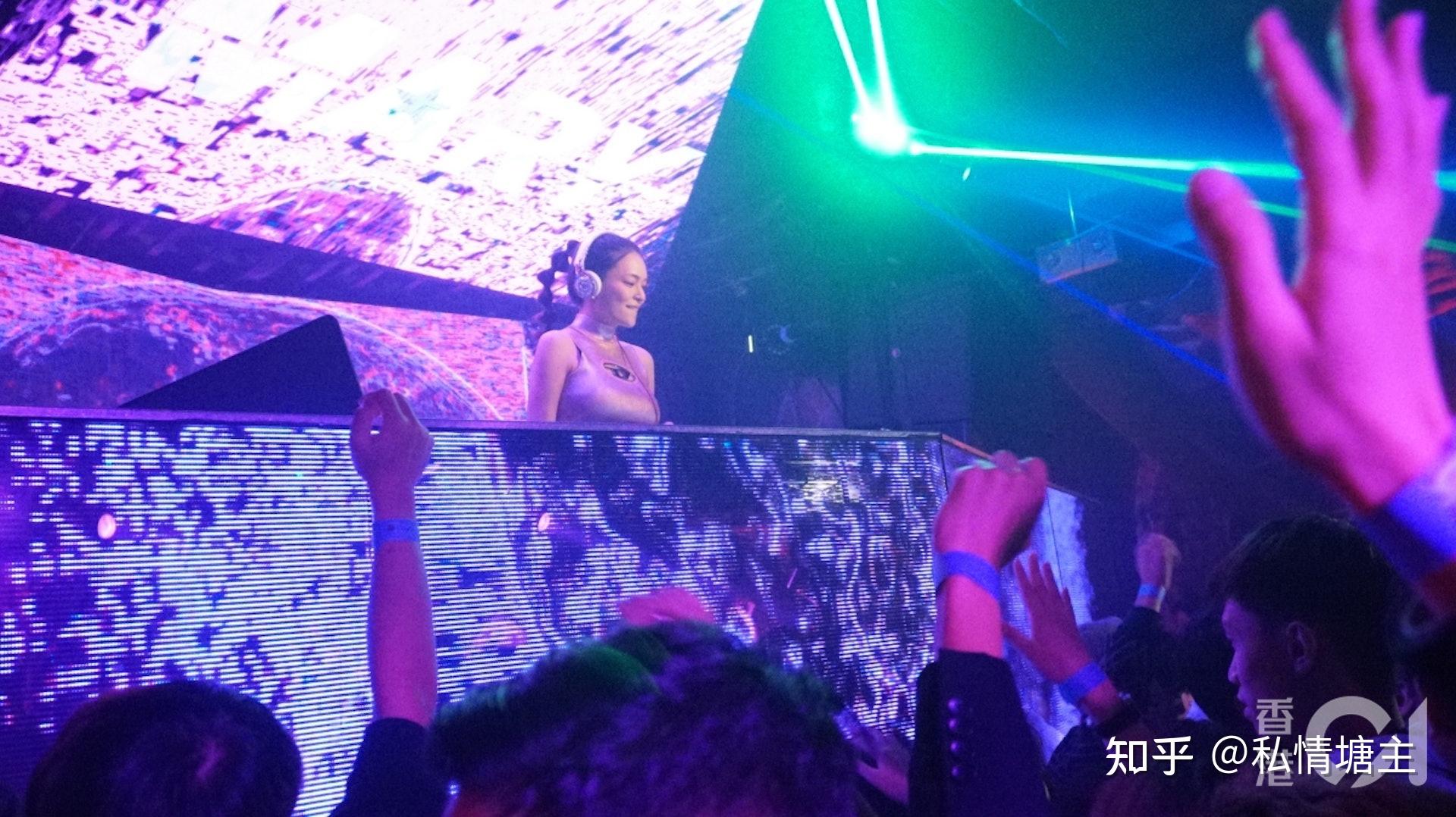AV女优橘玛丽DJ Mary到香港摔碟讲日文Fans迫爆场争住影相留念 - 知乎
