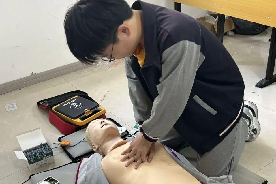 浙江省广播电视中等专业学校塘栖校区红十字急救技能培训(图6)