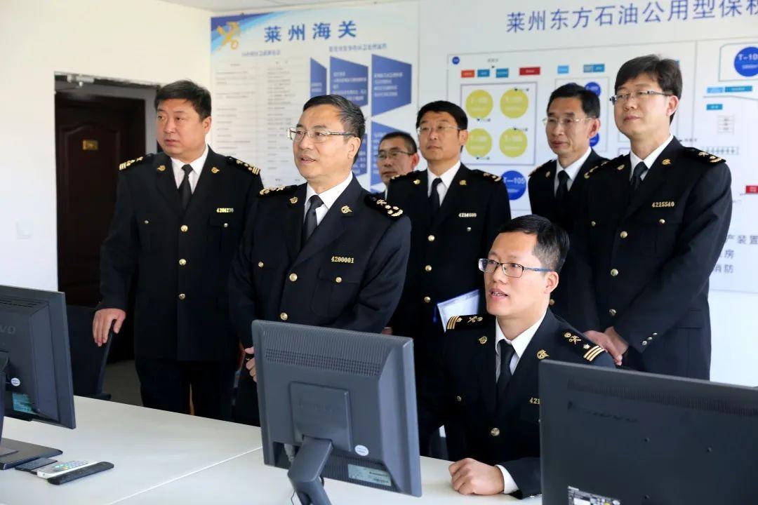 青岛海关关长  贺水山牢牢把握海关作为新时期准军纪律部队应有的新