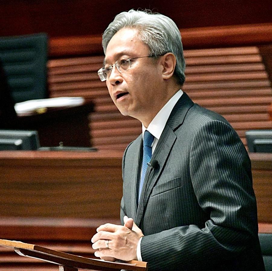 零容忍香港公务员事务局局长对涉暴公务员绝不姑息