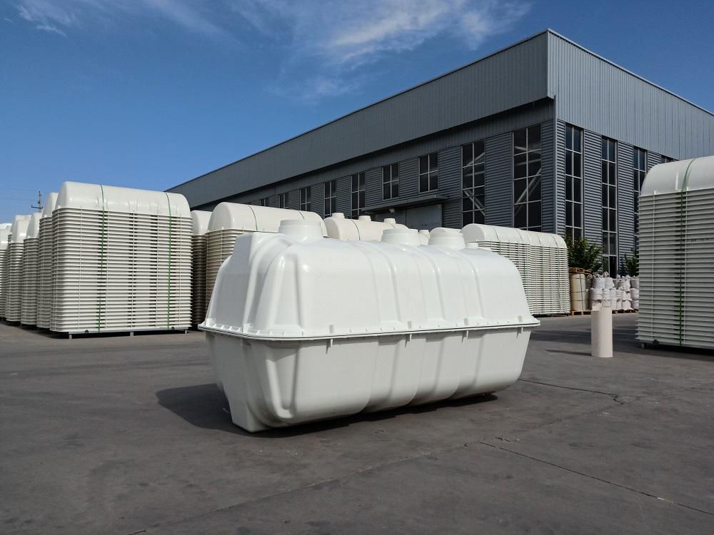 釆用高分子树脂粘接,并加螺栓加固, 有小型一体式化粪池和大型组合式1