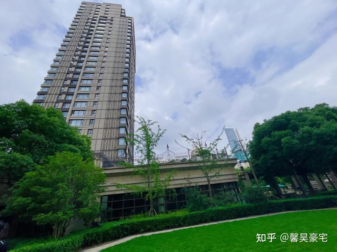 嘉天汇老静安核心区的云端上的豪宅精装小高层197㎡4000万到手含近几