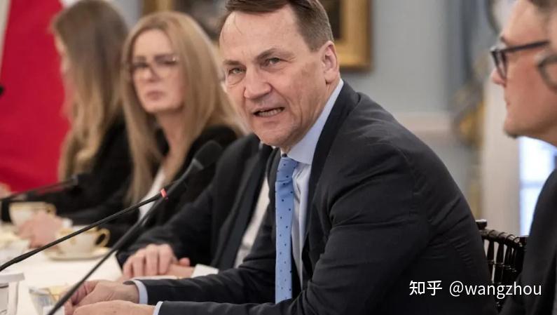 俄乌欧尔班称川普一分也不援乌波外长称北约已派兵