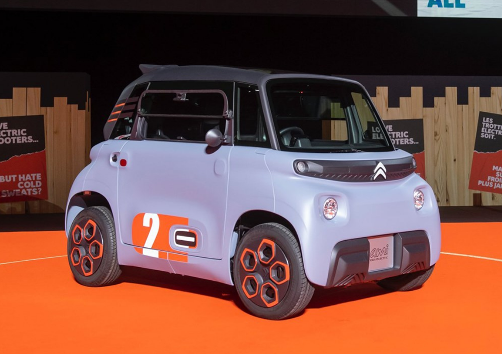 雪铁龙版的宏光mini外观很个性车头车尾长一样续航70公里