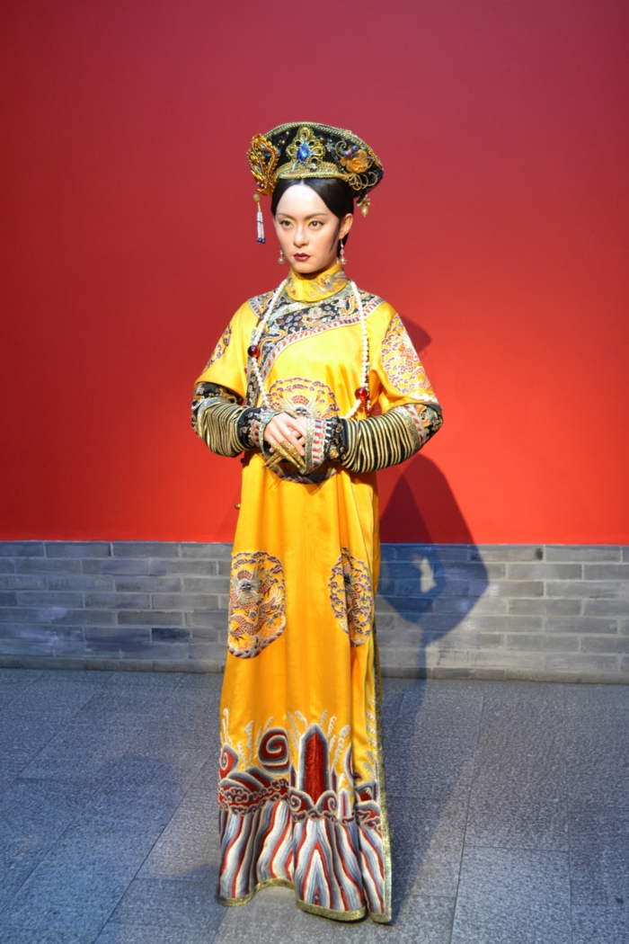 还不是因为里面有好多男神女神,见不到真人,还可以见我男神的蜡像啊!