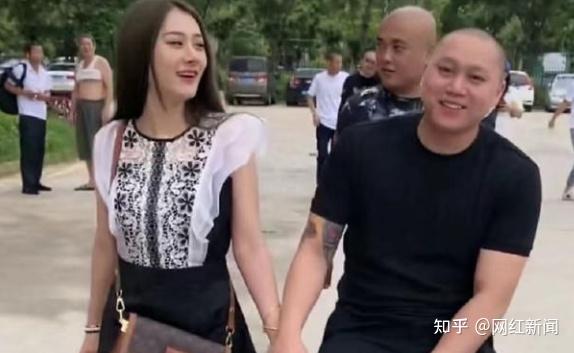 大网红联手干退刘二狗,刘二狗宣布停播!刘刘斥刘二狗炒作无底线 - 知乎