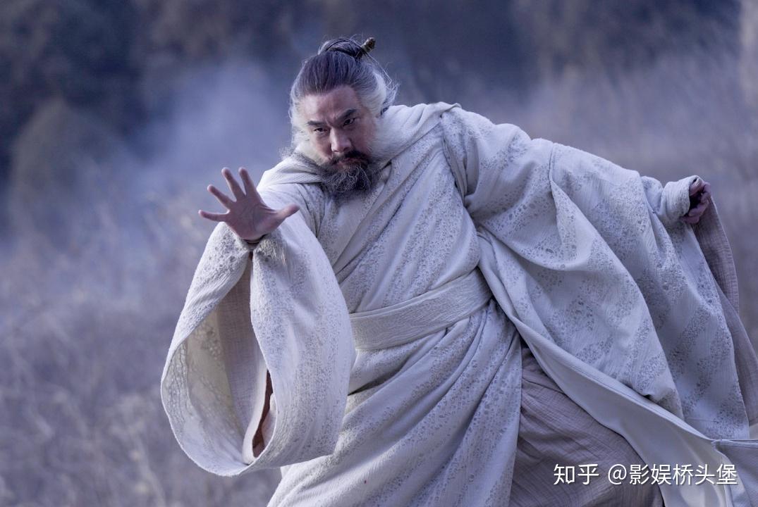 70岁徐少强携美女现身浑身肌肉壮得像牛三婚娶小30岁娇妻